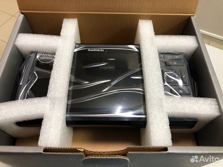 Эхолот garmin striker vivid 9sv c датчиком GT-52