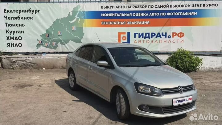 Цапфа Volkswagen Polo Sedan (Mk5) 6RU501117