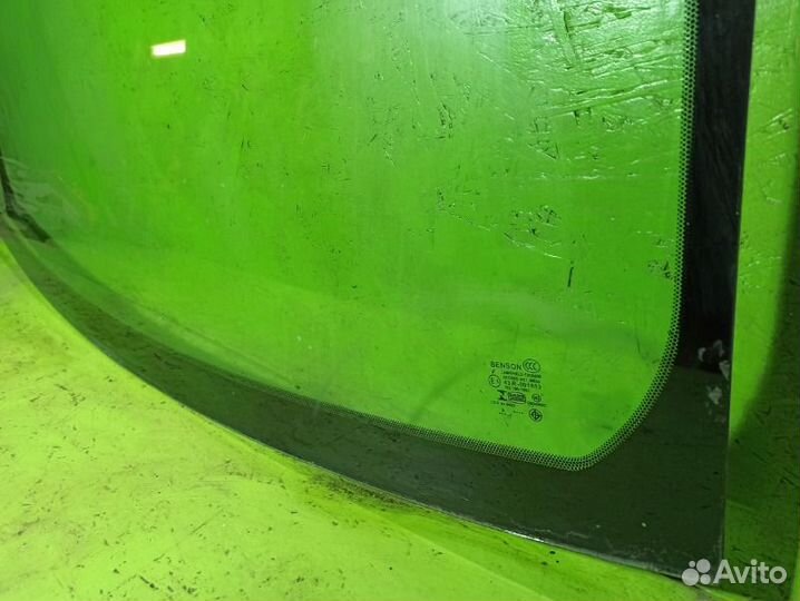 Стекло лобовое Toyota Yaris XP90 1KR 2008