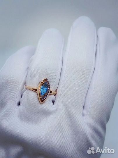 Кольцо с синтетическим камнем Золото