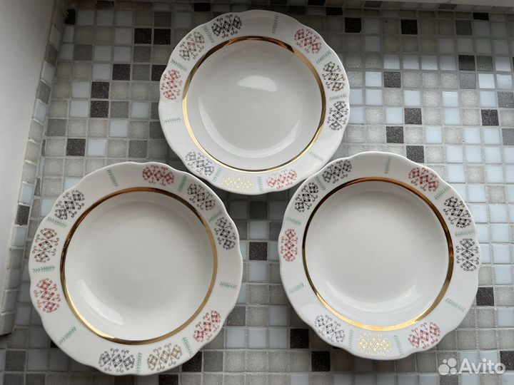 Тарелки суповые Коростень (3 шт., новые)