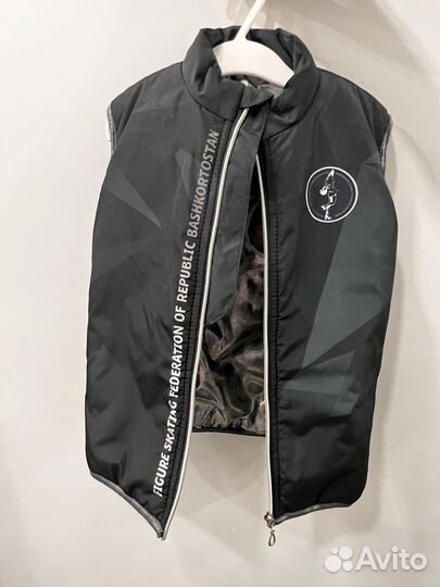 Костюм для фигурного катания + чехлы для коньков