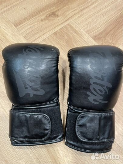 Боксерские перчатки fairtex 14oz