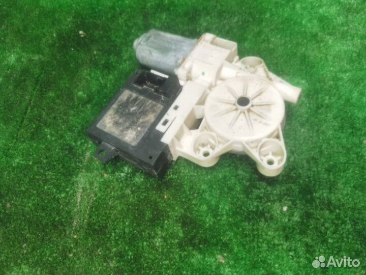 Моторчик стеклоподъемника задний левый Volvo S40