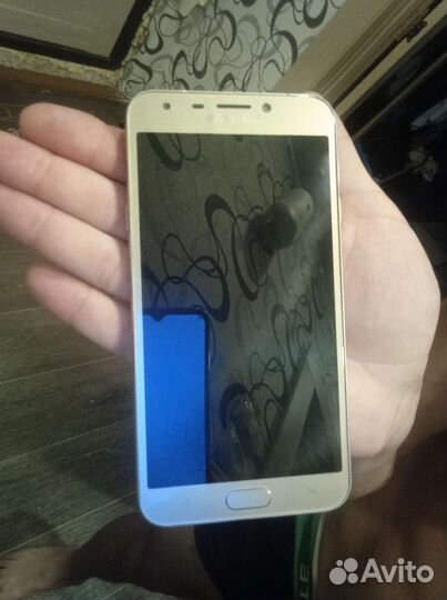 Телефон Samsung galaxy J4