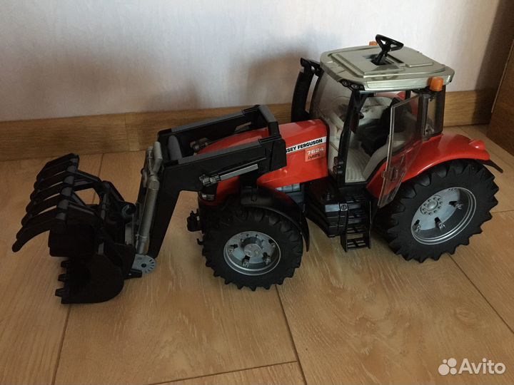 Детский трактор Bruder