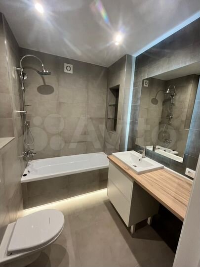 2-к. квартира, 64 м², 9/14 эт.