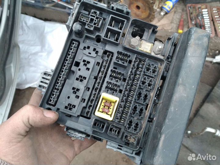 Airtrek блок предохранителей аутлендер 1