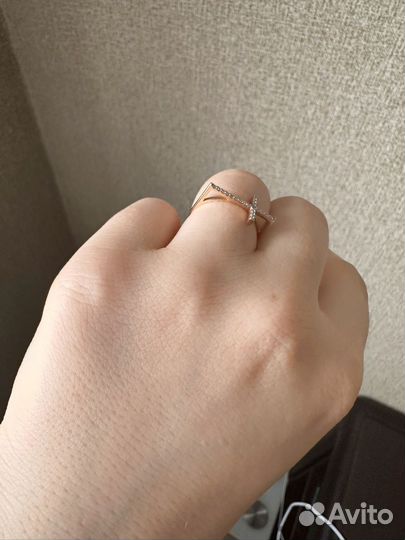 Кольцо крест с фианитами