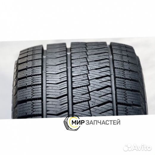 Bridgestone Blizzak Ice 225/40 R18 92H