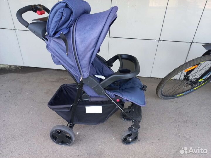 Прогулочная коляска rich family