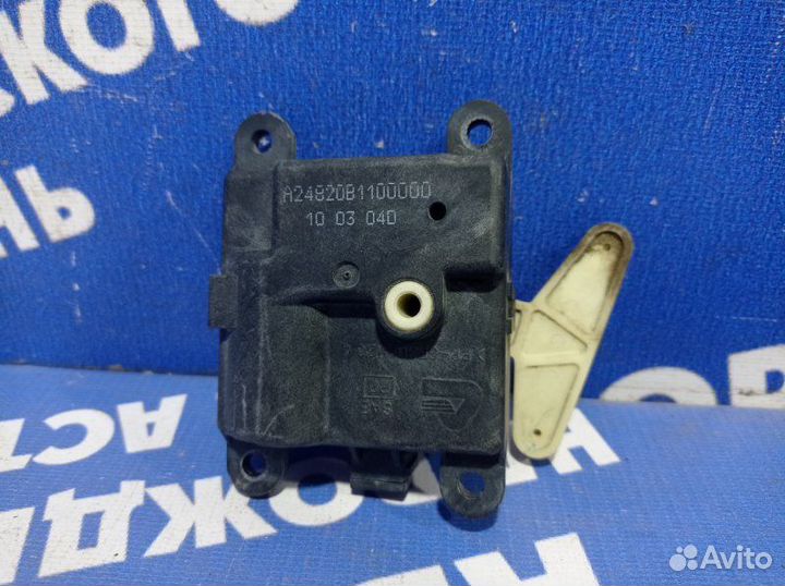 Моторчик заслонок отопителя Infiniti Fx37