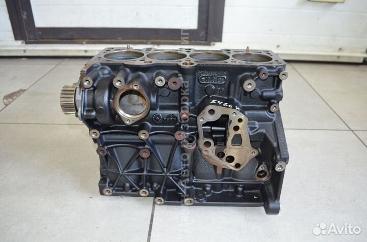 Блок двигателя 2.0 tfsi BPY Passat B6 Golf 5