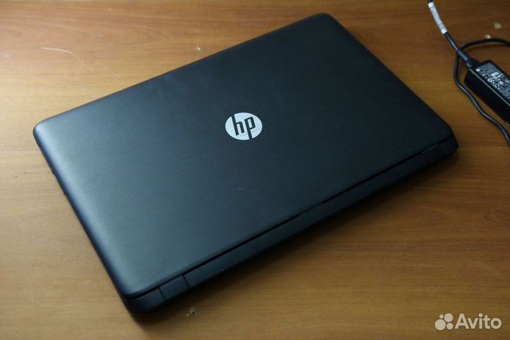 Современный ноутбук, с большим ярким экраном