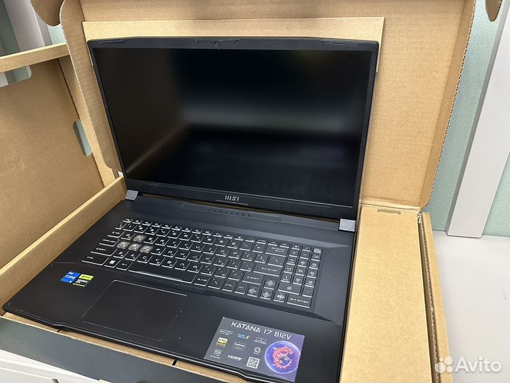 Ноутбук MSI Katana 17 B12