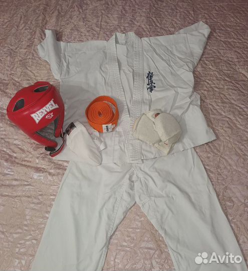 Кимоно для карате. Форма. Защита. Шлем