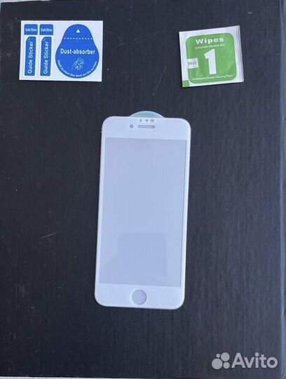 Защитное стекло на iPhone 7