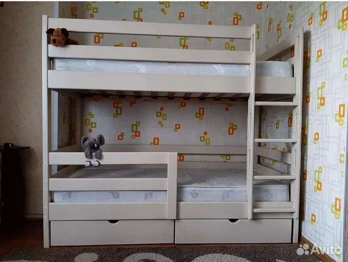 Двухъярусная кровать