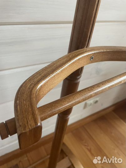 Вешалка напольная деревянная