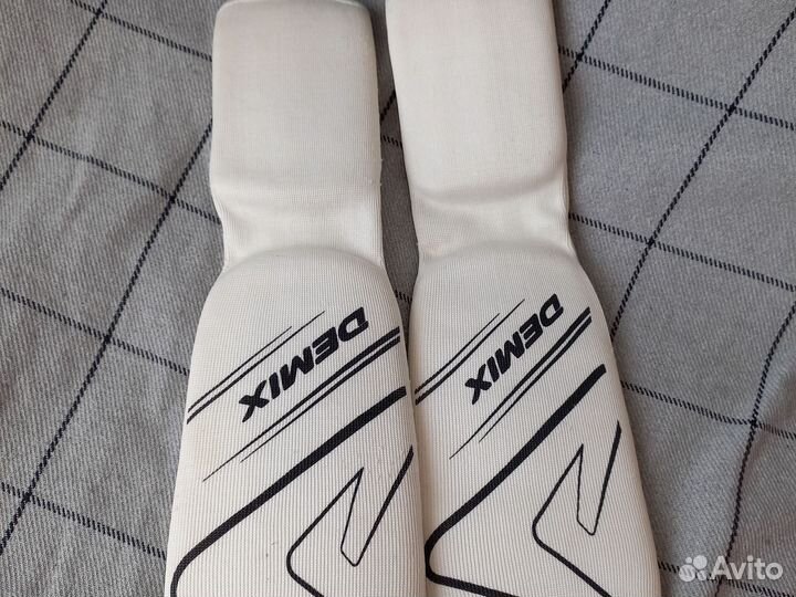 Боксерские перчатки 6 oz,щитки,защита для единоб