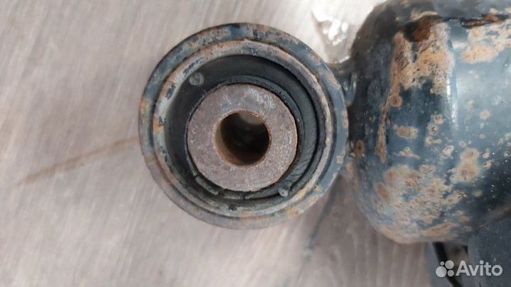 Стойка задняя правая Volkswagen Touareg 1 4.2 2006