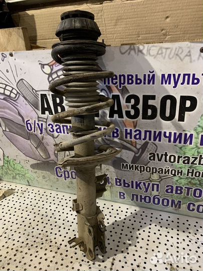 Стойка амортизатора переднего правого Kia Rio