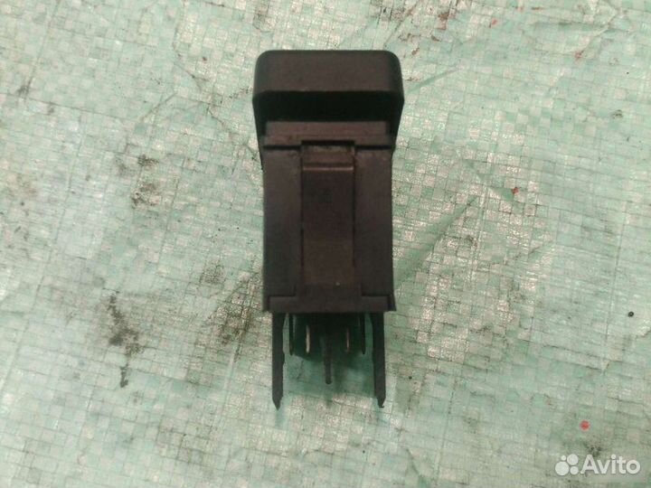 Кнопка подогрева стекла задняя Volkswagen Passat