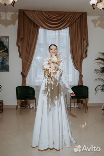 Свадебное платье 44 размер с фатой