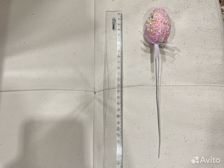 Яйцо пасхальное на железной палочке