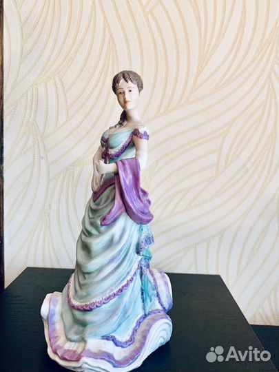 Статуэтка фарфоровая Coalport Англия