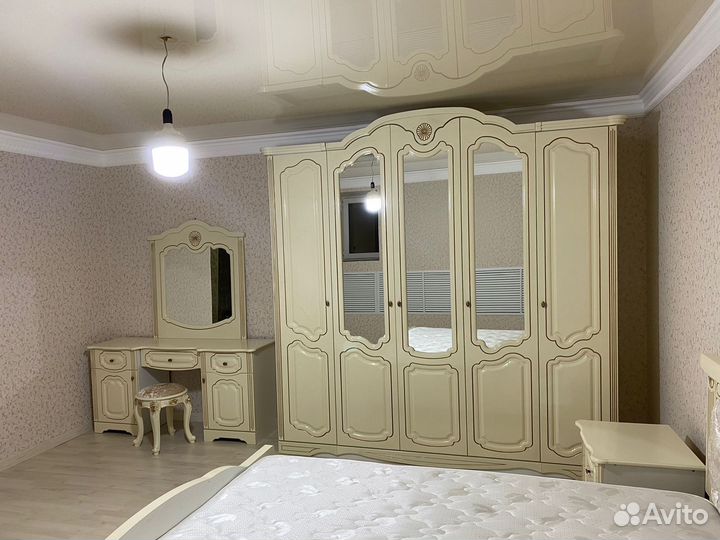 Спальный гарнитур