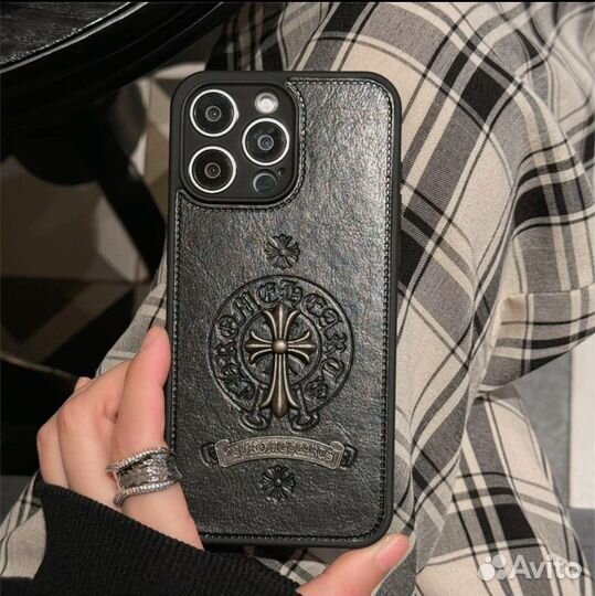 Чехол chrime hearts на iPhone