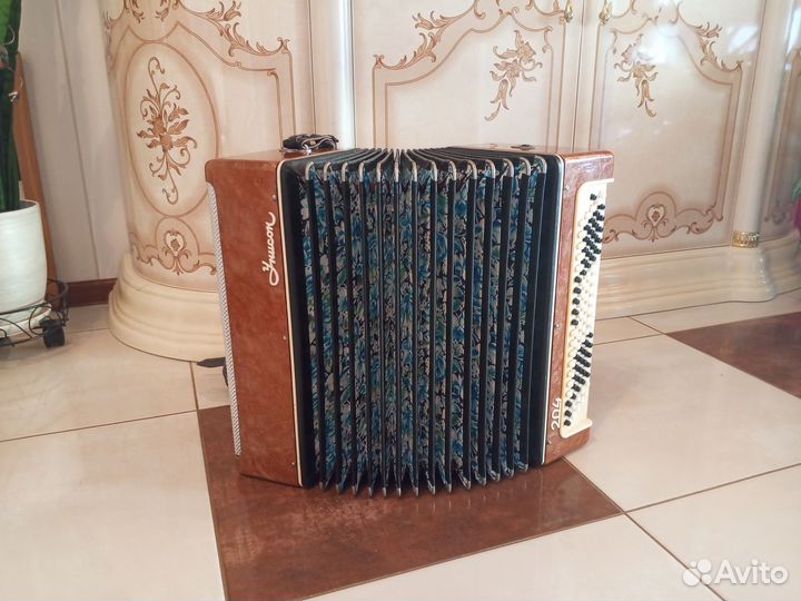 Баян Унисон 204