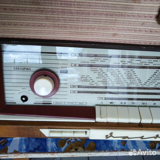 Ретро приемник-магнитола ламповый вайва