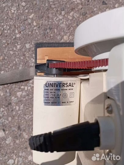 Швейная машина 