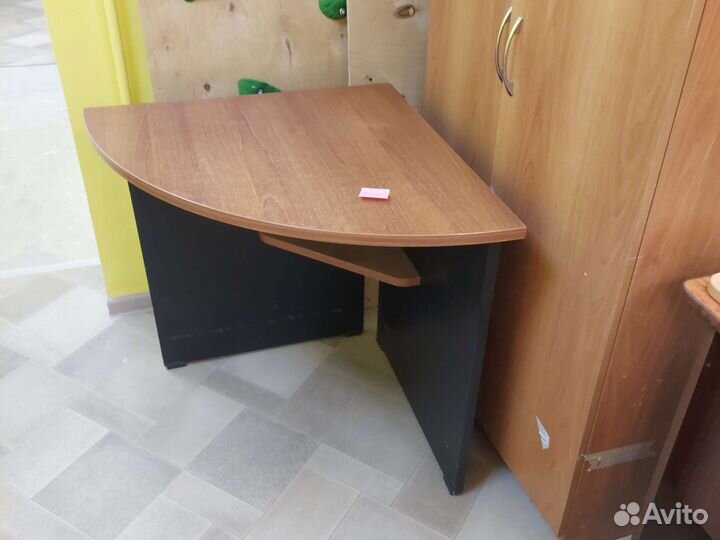 Стол угловой