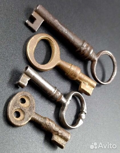 Старинные ключи от замков 4шт. до 1917 года