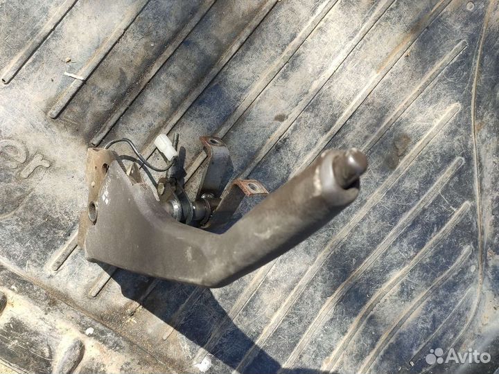 Ручка стояночного тормоза Митсубиси Галант 7