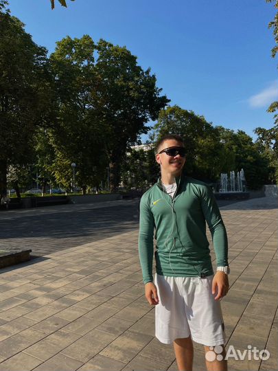 Тренер по футболу и футбольному фристайлу