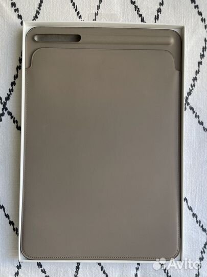 Чехол-футляр Apple Leather Sleeve для iPad Pro