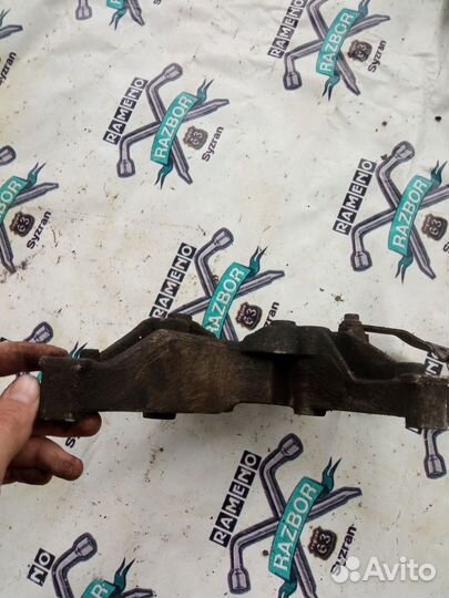 Кронштейн двигателя Ford Focus 1