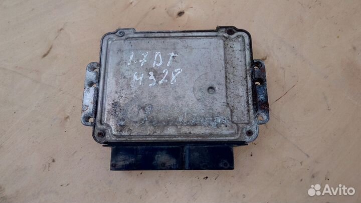 Эбу Z17DTH 55560810 DB на Опель Астра Н