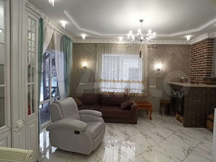 Дом 176,6 м² на участке 11 сот.