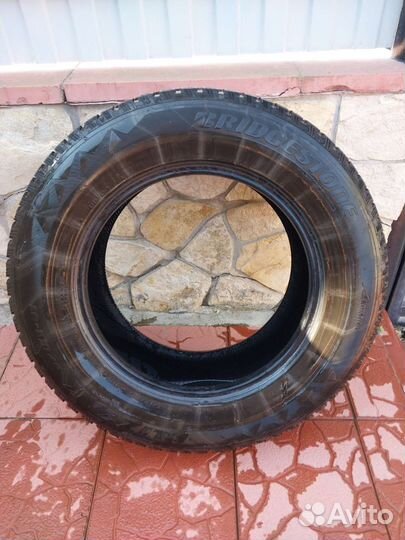 Bridgestone Blizzak Ice 245/65 R17