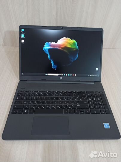 Ноутбук HP в коробке