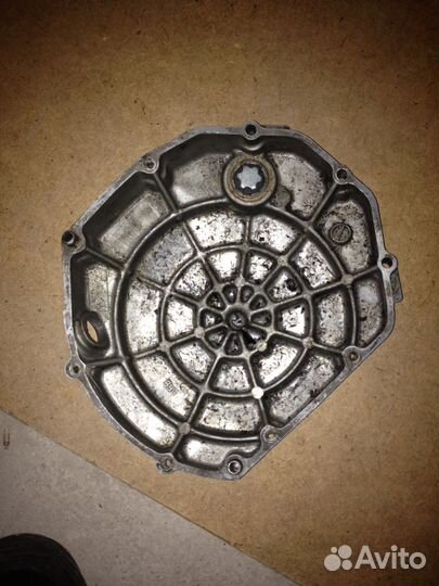 Suzuki GSF 750 Bandit крышка картера правая