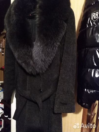 Пальто женское зимнее с мехом 48 размер