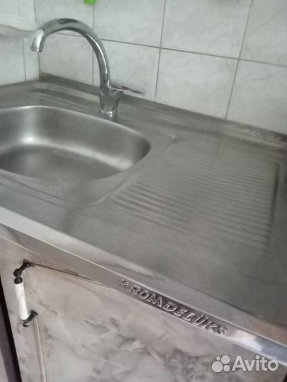 Мойка нержавейка и смесителем, без шкафчика