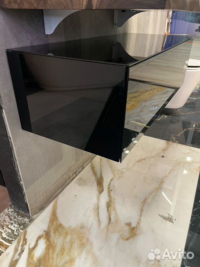 Тумба подвесная с фасадом из стекла Lacobel