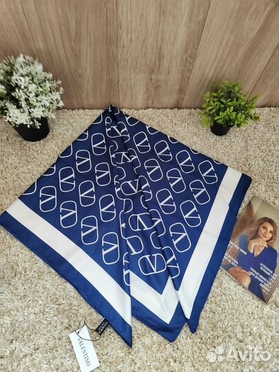 Платок шёлковый Louis Vuitton и Valentino